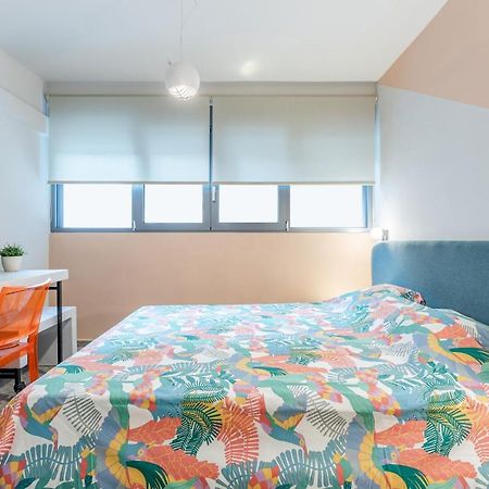 Pop Art Homm In Groovy Koukaki Apartment Athena Bagian luar foto