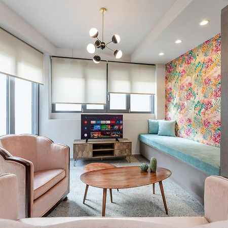 Pop Art Homm In Groovy Koukaki Apartment Athena Bagian luar foto