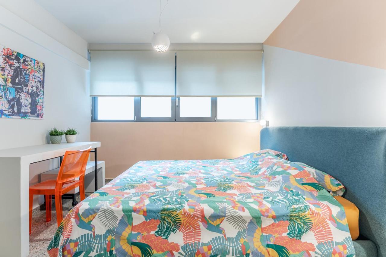 Pop Art Homm In Groovy Koukaki Apartment Athena Bagian luar foto