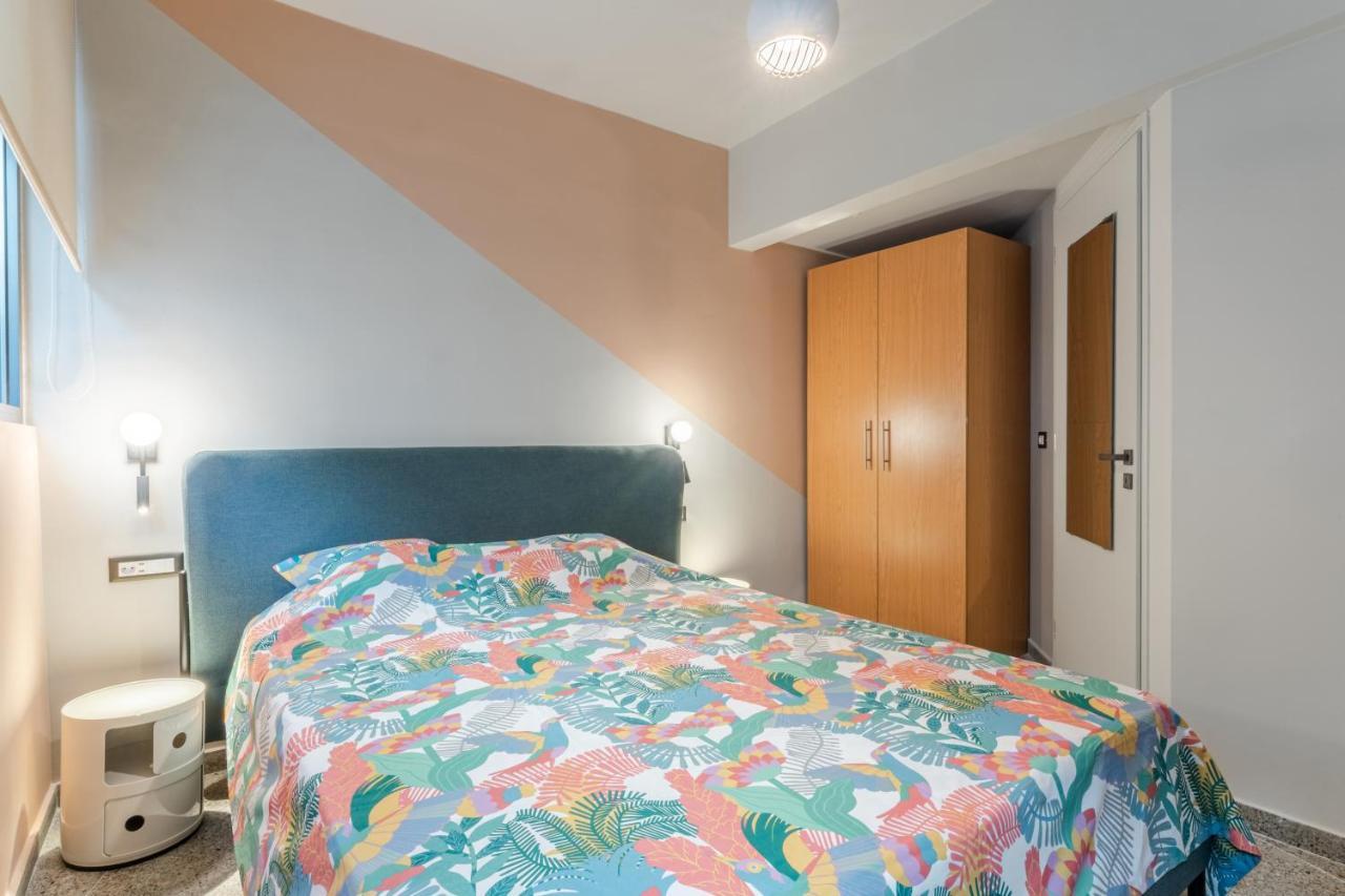 Pop Art Homm In Groovy Koukaki Apartment Athena Bagian luar foto